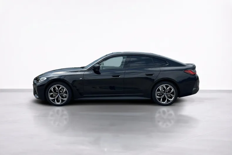 BMW i4 (Seria 4) din 2023 cu 30.665 km - oferta BMW246878 - foto 3