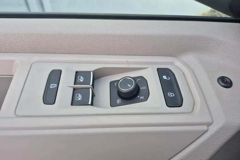 Volkswagen Multivan din 2026 cu 1.000 km - oferta VOL246887 - foto 21