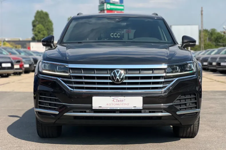 Volkswagen Touareg din 2023 cu 96.000 km - oferta VOL246893 - foto 2