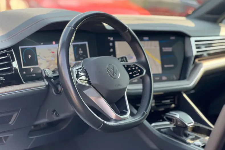 Volkswagen Touareg din 2023 cu 96.000 km - oferta VOL246893 - foto 8