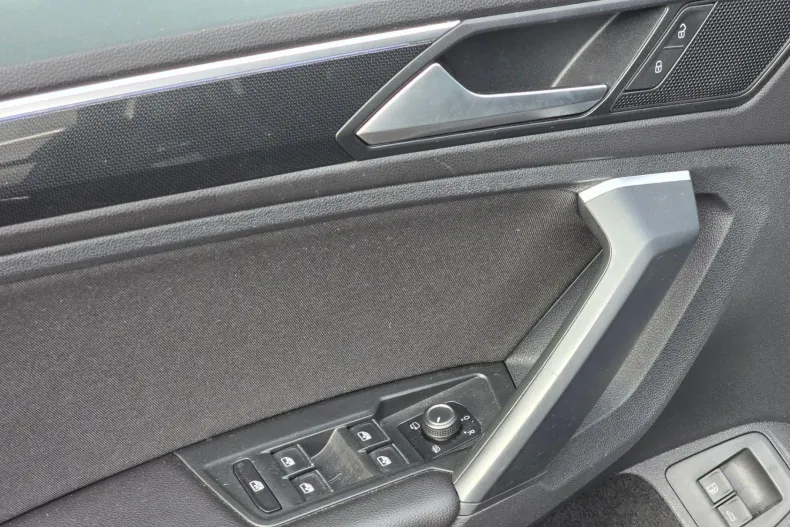 Volkswagen Tiguan din 2021 cu 99.250 km - oferta VOL246896 - foto 23