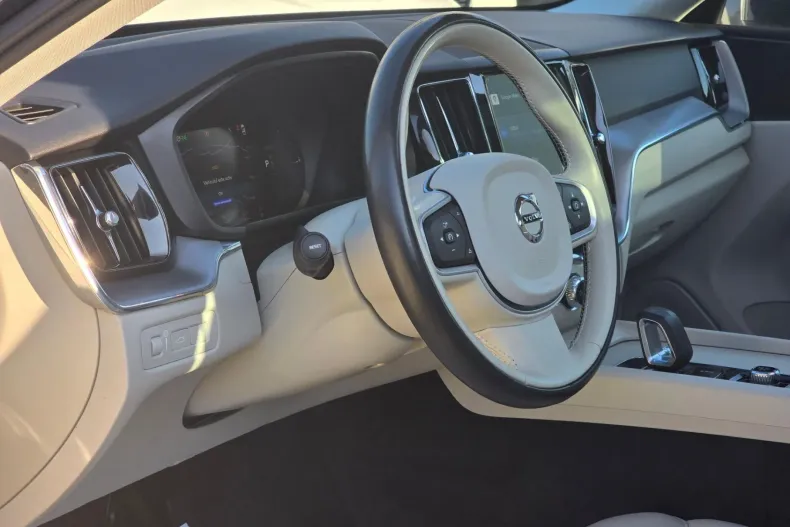Volvo XC60 din 2021 cu 95.700 km - oferta VOL246897 - foto 10