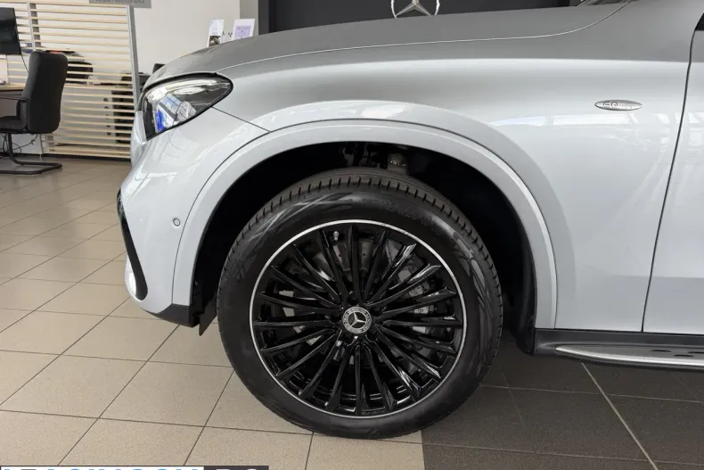 Mercedes-Benz GLC din 2025 cu 9.600 km - oferta MER246903 - foto 3