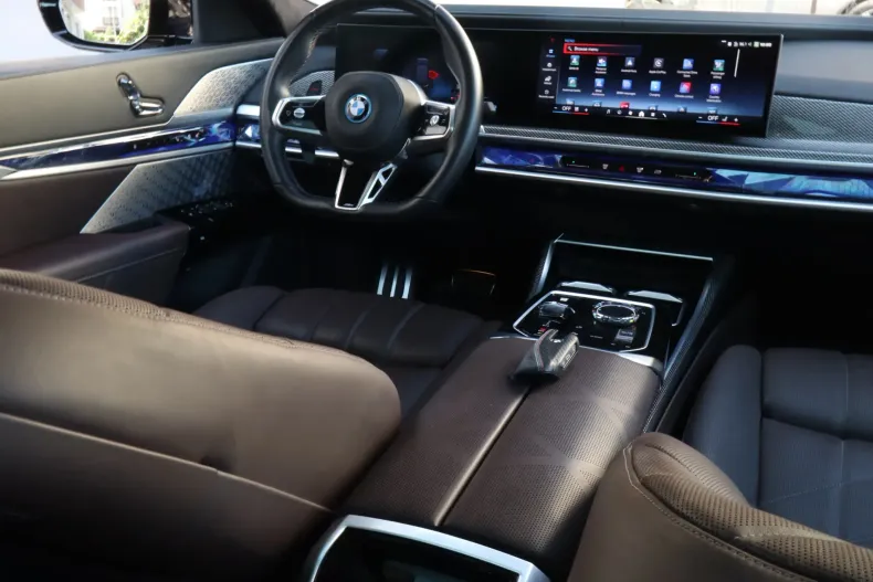 BMW M7 (Seria 7) din 2024 cu 34.700 km - oferta BMW246905 - foto 18