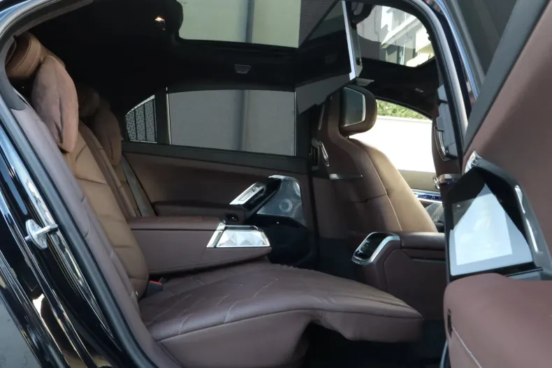 BMW M7 (Seria 7) din 2024 cu 34.700 km - oferta BMW246905 - foto 33