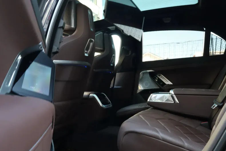 BMW M7 (Seria 7) din 2024 cu 34.700 km - oferta BMW246905 - foto 35