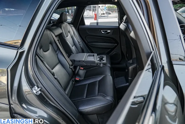 Volvo XC60 din 2021 cu 179.000 km - oferta VOL246918 - foto 10