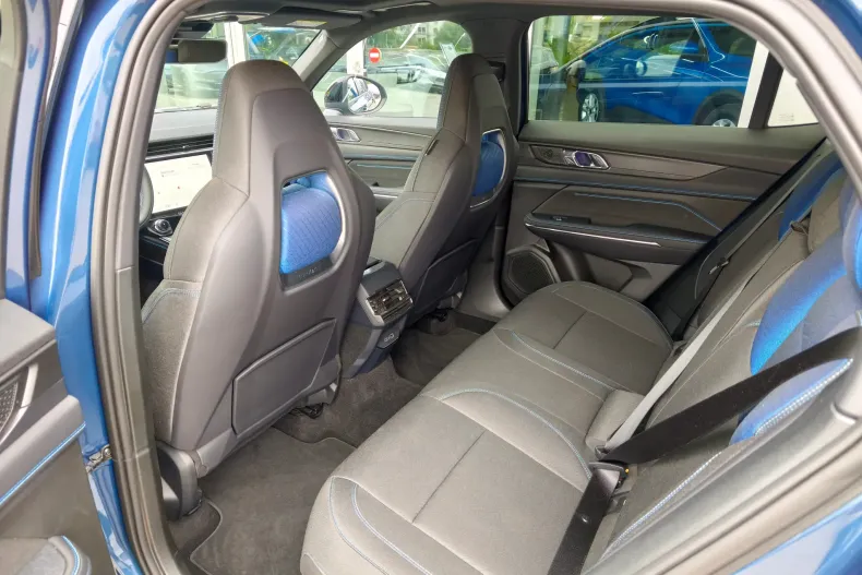 Lynk & Co 01 din 2023 cu 15.800 km - oferta LYN246926 - foto 10