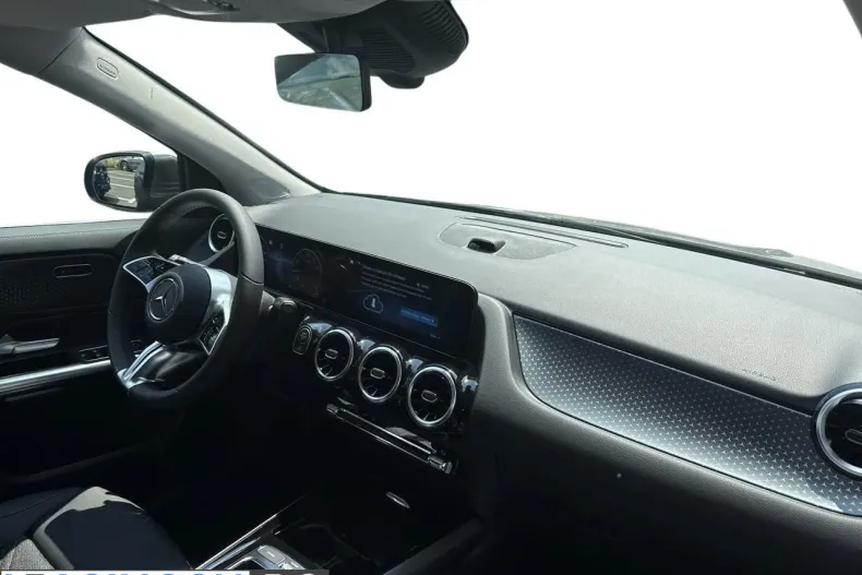 Mercedes-Benz GLA din 2026 cu 4 km - oferta MER246949 - foto 6