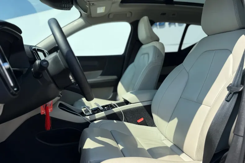Volvo XC40 din 2023 cu 56.374 km - oferta VOL246956 - foto 12