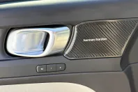 Volvo XC40 din 2023 cu 56.374 km - oferta VOL246956 - foto 13