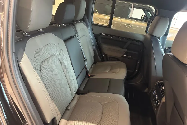 Land Rover Defender din 2026 cu 1 km - oferta LAN246959 - foto 15