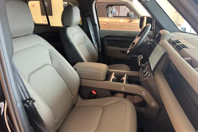 Land Rover Defender din 2026 cu 1 km - oferta LAN246959 - foto 16