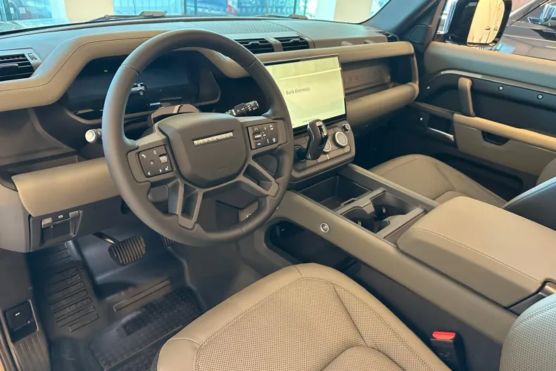 Land Rover Defender din 2026 cu 1 km - oferta LAN246960 - foto 10