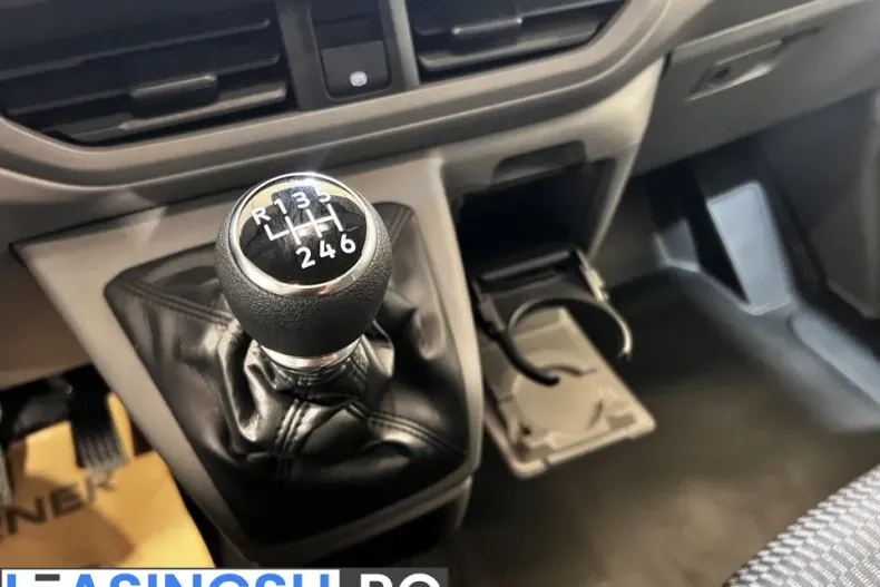 Volkswagen Caravelle din 2025 cu 12.500 km - oferta VOL246961 - foto 26