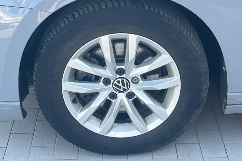 Volkswagen Passat din 2023 cu 68.121 km - oferta VOL246964 - foto 3