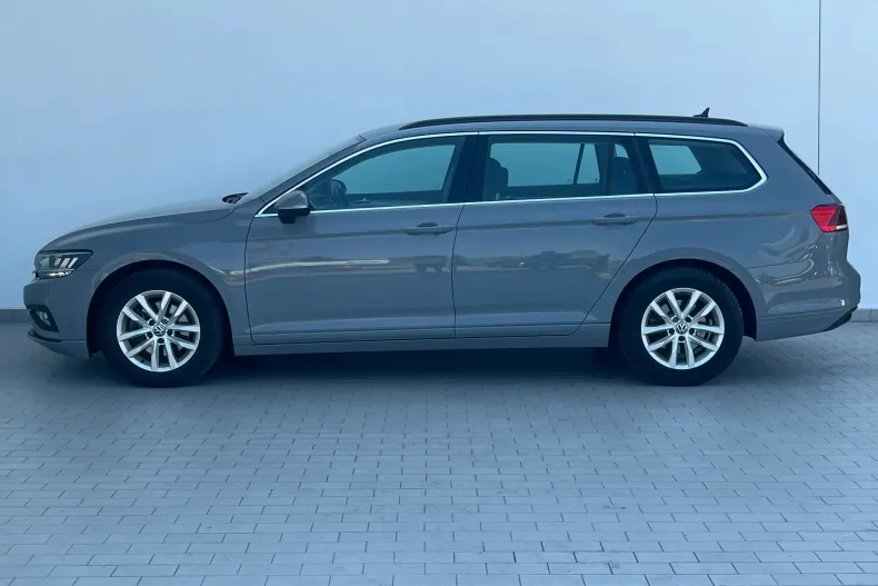 Volkswagen Passat din 2023 cu 68.121 km - oferta VOL246964 - foto 4