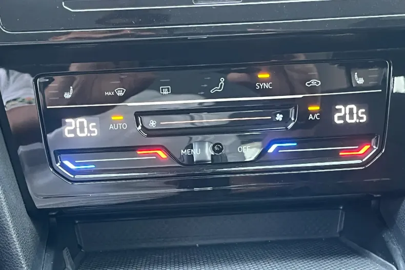 Volkswagen Passat din 2023 cu 68.121 km - oferta VOL246964 - foto 24