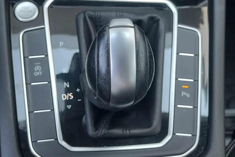 Volkswagen Passat din 2023 cu 68.121 km - oferta VOL246964 - foto 25
