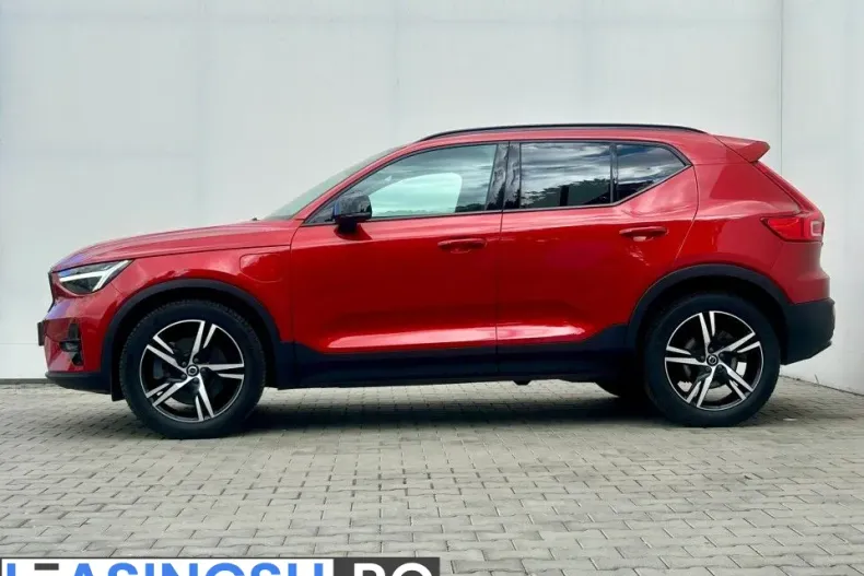 Volvo XC40 din 2023 cu 55.125 km - oferta VOL246965 - foto 3