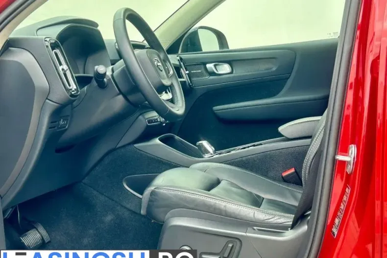 Volvo XC40 din 2023 cu 55.125 km - oferta VOL246965 - foto 9