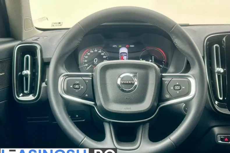 Volvo XC40 din 2023 cu 55.125 km - oferta VOL246965 - foto 10