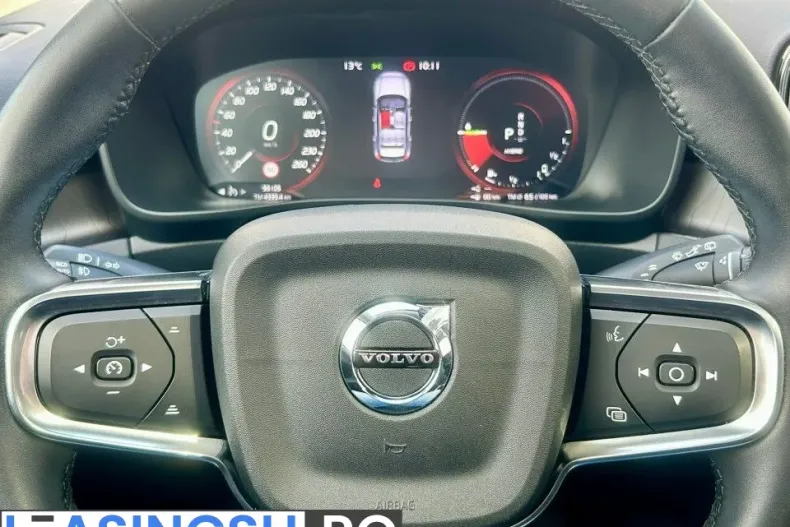Volvo XC40 din 2023 cu 55.125 km - oferta VOL246965 - foto 11