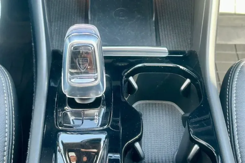 Volvo XC40 din 2023 cu 55.125 km - oferta VOL246965 - foto 19
