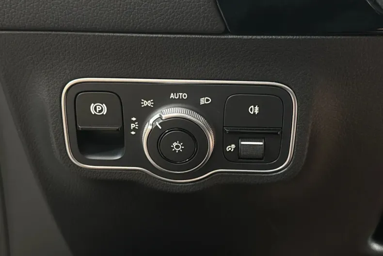 Mercedes-Benz GLA din 2023 cu 38.160 km - oferta MER246970 - foto 15