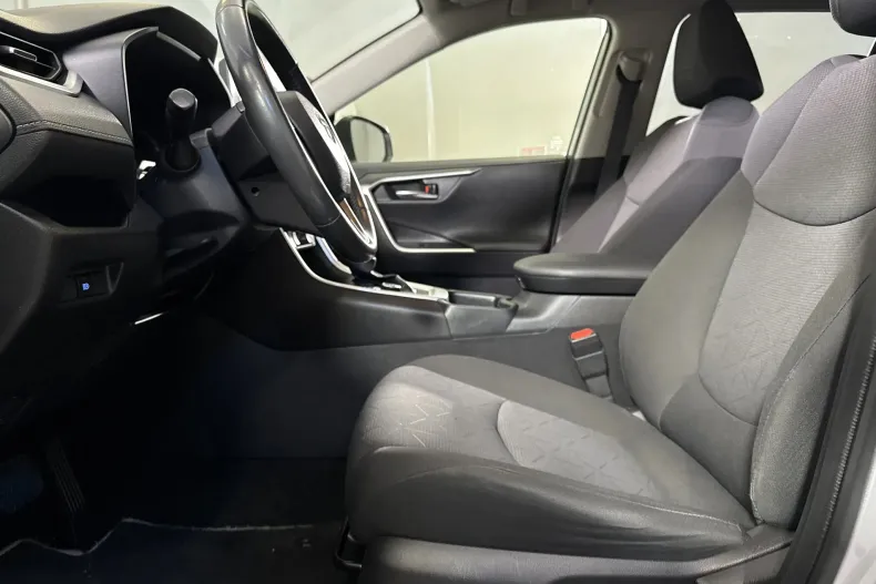 Toyota RAV4 din 2021 cu 100.742 km - oferta TOY246972 - foto 22