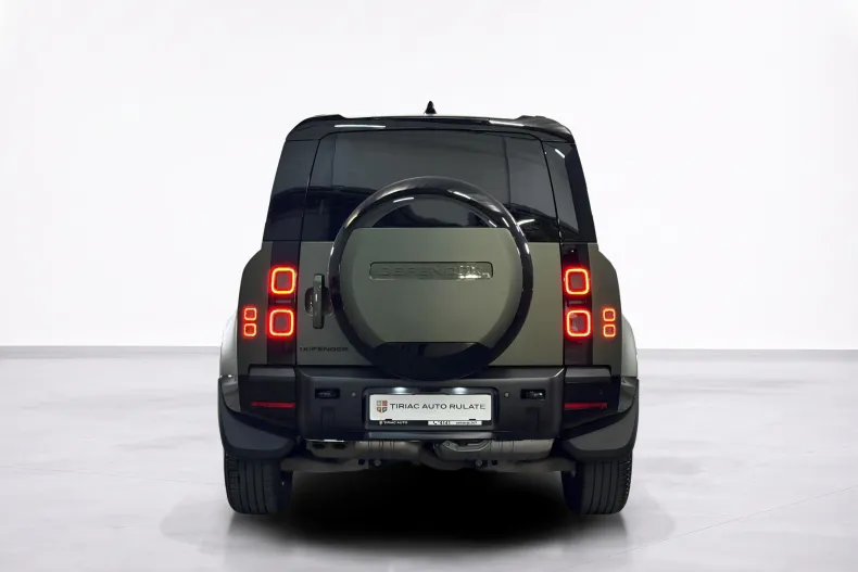 Land Rover Defender din 2025 cu 5.402 km - oferta LAN246973 - foto 4