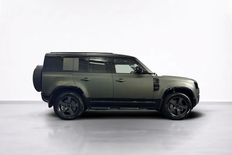 Land Rover Defender din 2025 cu 5.402 km - oferta LAN246973 - foto 6