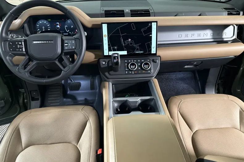 Land Rover Defender din 2025 cu 5.402 km - oferta LAN246973 - foto 9