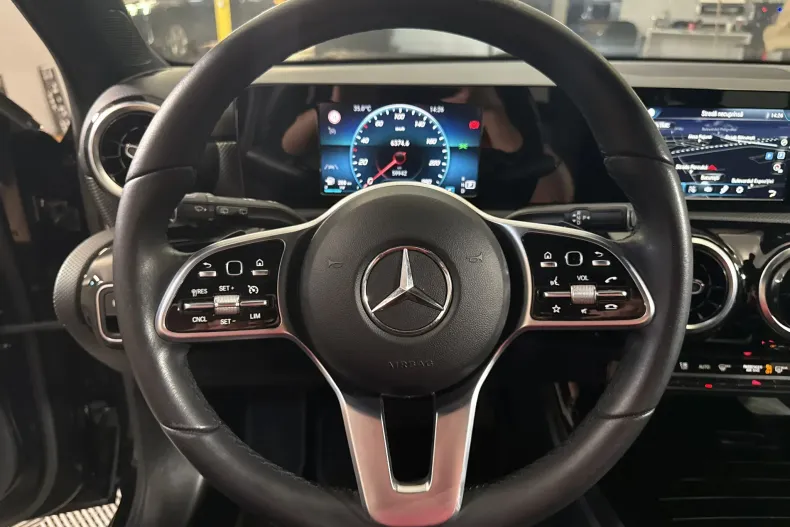 Mercedes-Benz A 200 (Clasa A) din 2021 cu 59.942 km - oferta MER246977 - foto 16