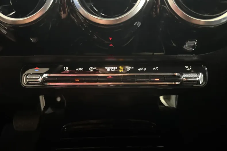 Mercedes-Benz A 200 (Clasa A) din 2021 cu 59.942 km - oferta MER246977 - foto 18