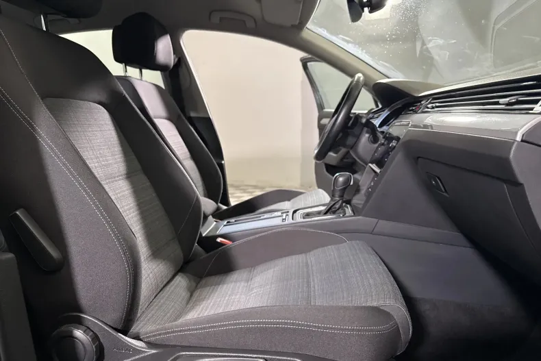 Volkswagen Passat din 2021 cu 148.730 km - oferta VOL246983 - foto 11