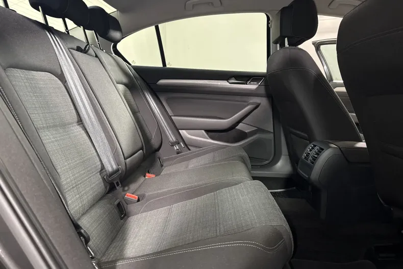 Volkswagen Passat din 2021 cu 148.730 km - oferta VOL246983 - foto 12