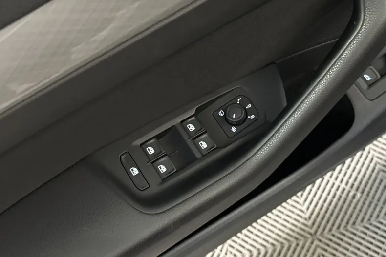 Volkswagen Passat din 2021 cu 148.730 km - oferta VOL246983 - foto 13