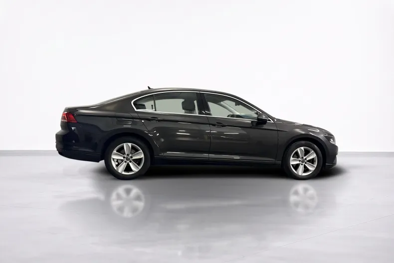 Volkswagen Passat din 2021 cu 77.431 km - oferta VOL246985 - foto 6