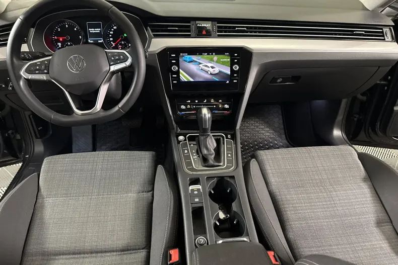 Volkswagen Passat din 2021 cu 77.431 km - oferta VOL246985 - foto 9