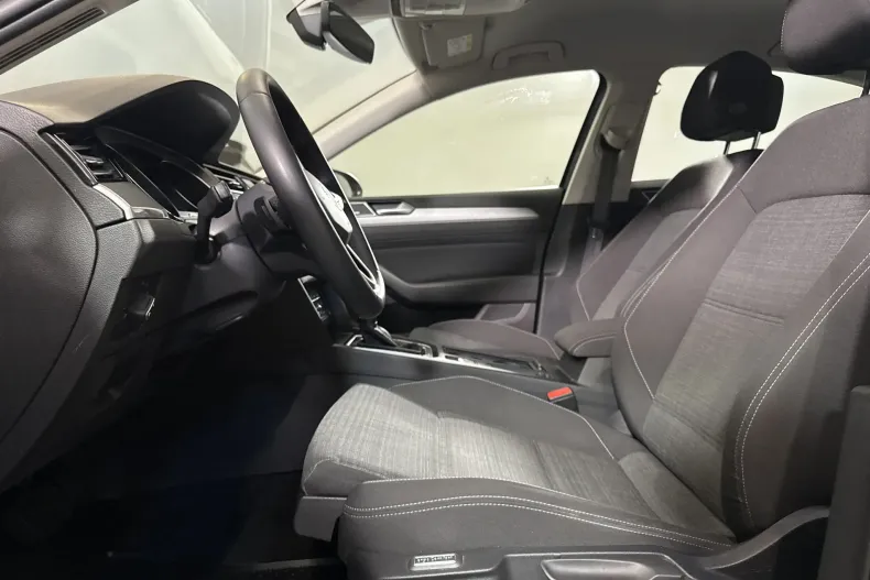 Volkswagen Passat din 2021 cu 77.431 km - oferta VOL246985 - foto 23