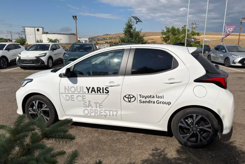 Toyota Yaris din 2026 cu 2.399 km - oferta TOY246989 - foto 6