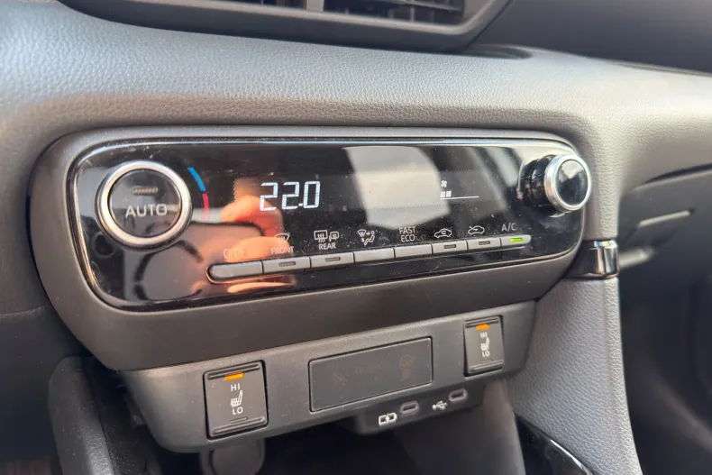 Toyota Yaris din 2026 cu 2.399 km - oferta TOY246989 - foto 17