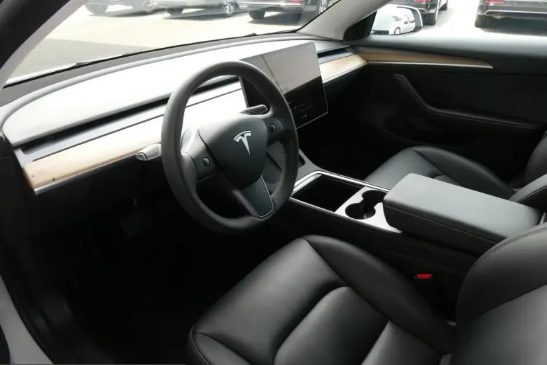 Tesla Model 3 din 2024 cu 34.882 km - oferta TES246997 - foto 6