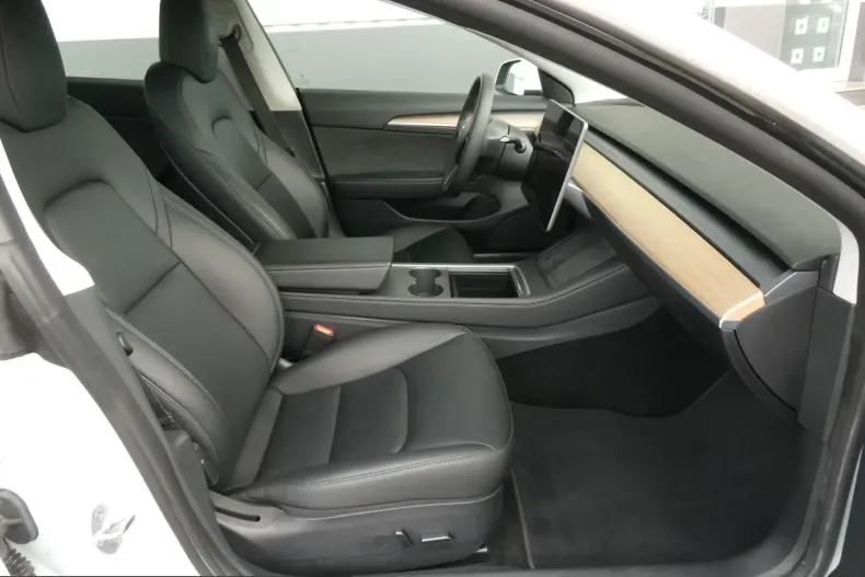 Tesla Model 3 din 2024 cu 34.882 km - oferta TES246997 - foto 11