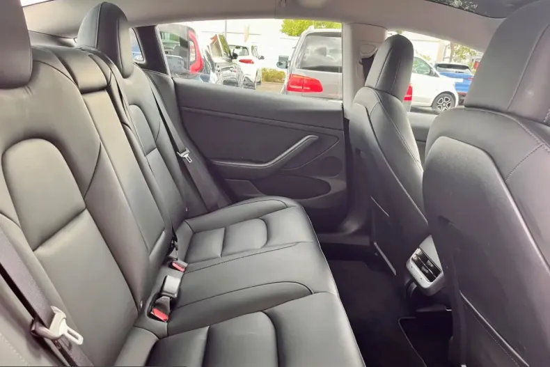 Tesla Model 3 din 2023 cu 35.500 km - oferta TES246998 - foto 18