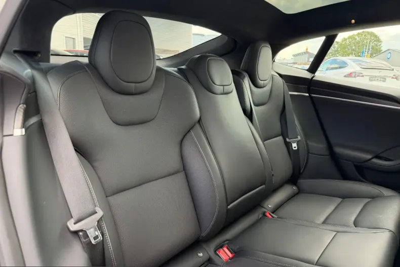 Tesla Model S din 2023 cu 21.111 km - oferta TES247000 - foto 36
