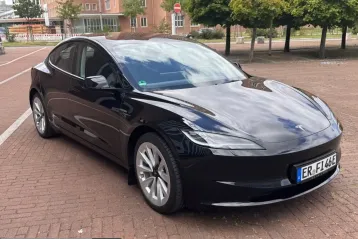 Tesla Model 3 din 2024 - oferta TES247001