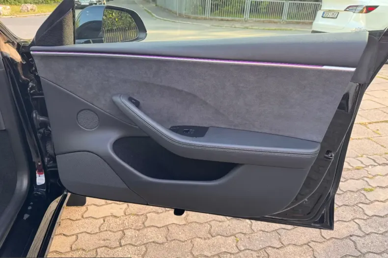 Tesla Model 3 din 2024 cu 35.800 km - oferta TES247001 - foto 12