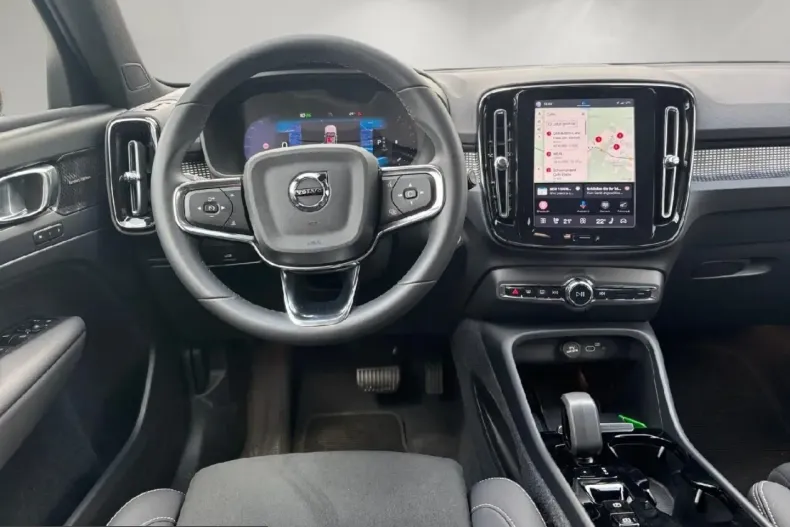 Volvo XC40 din 2023 cu 35.805 km - oferta VOL247032 - foto 2